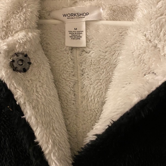 Fuzzy jacket - Picture 3 of 4